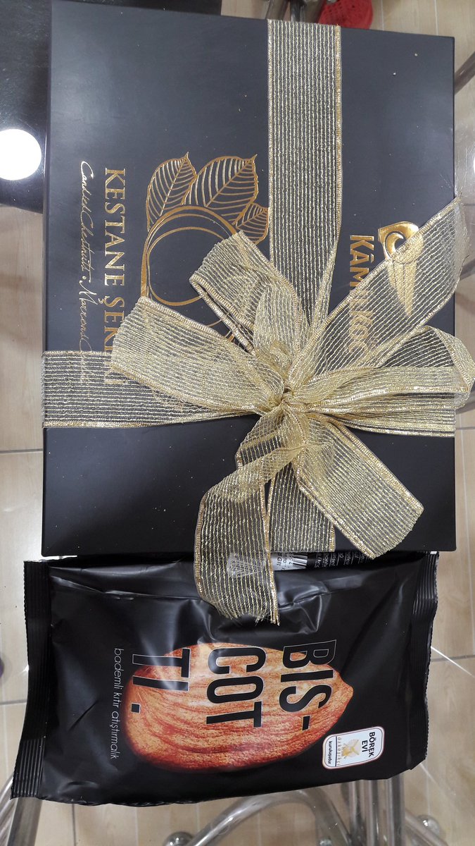 Biscotti hediye etmek istiyoruz diyip kestane şekeri sürprizi de yapan bu güzel firmaya çok teşekkür ederimm💙💙 <a href="/kamilkoccom/">Kâmil Koç</a> <a href="/kamilkocdestek/">Kamil Koç Destek</a>
