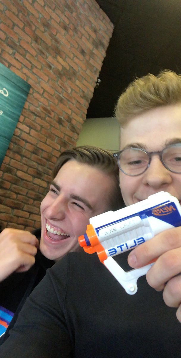 GDFL12's tweet photo. Cya later peter get to class @ERAssassins https://t.co/ASPzmwRORM