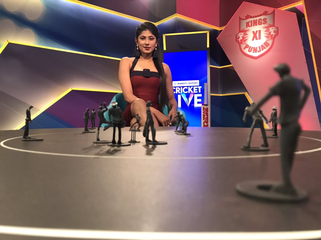 thenehachowdary's tweet photo. Every match changes the fate, coz it’s #vivoipl !!!
@mipaltan vs @lionsdenkxip 
Sure it’s gona be OMG fight,coz it’s @ashwinravi99 vs @ImRo45 #starsports1telugu #cricketlive #cricket #vivoipl #liveaction #iplhost #iplspresenter #iplanchor #anchornehachowdary #anchorneha https://t.co/B9TiJH7DOF