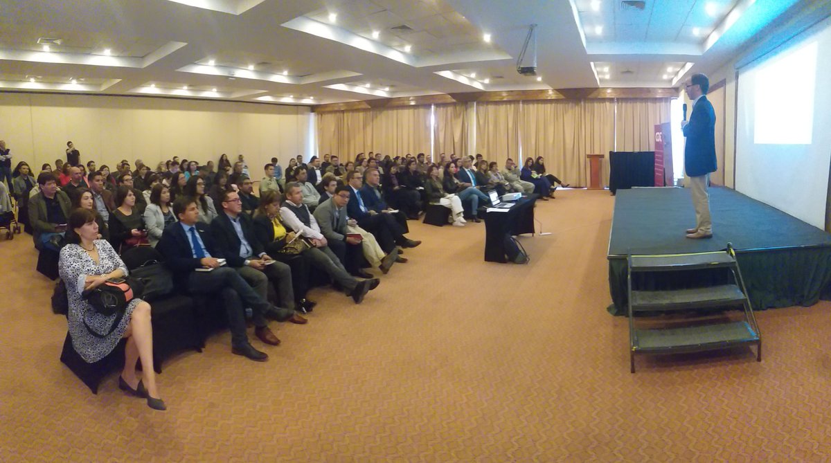 desafiobis's tweet photo. En este momento Kenneth Genth @kgentf de @MomentoCero en #DesafioBis #Calama https://t.co/AHNmE4OClR