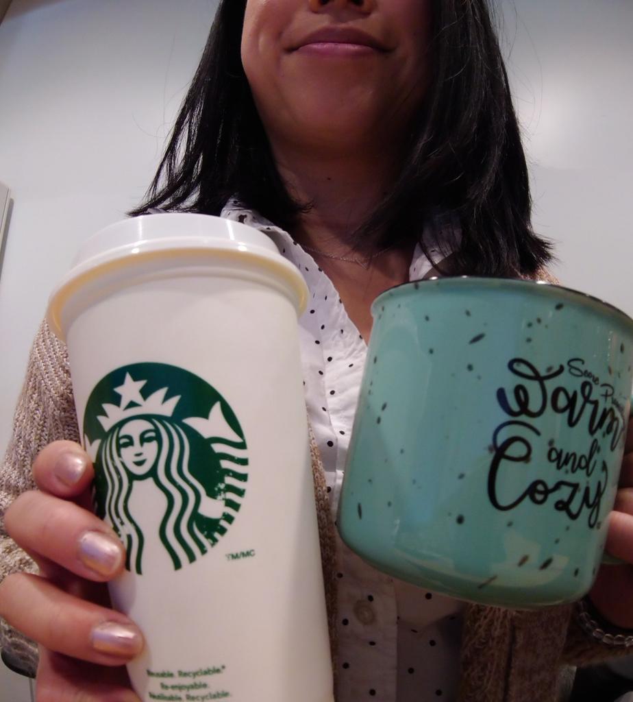 jenn_tes's tweet photo. @CGL_00 @LivingGreenDC @Alumni_DC @durhamcollege I'm living that double #MugLife too! Breakfast smoothie in one, caffeine in the other. https://t.co/N9Un2nOeMU
