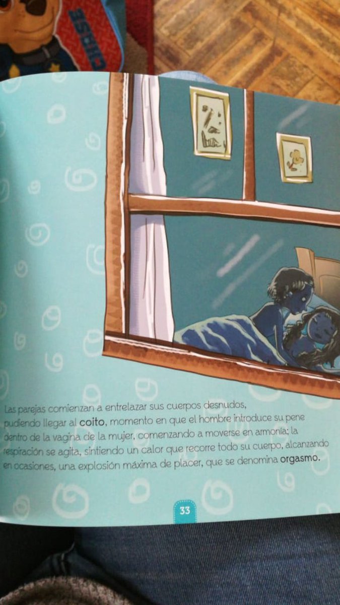 POCPtoMontt's tweet photo. DENUNCIA⛔
@GobiernodeChile @Mineduc @mcubillossigall insisten en PERVERTIR a nuestros niños. #Ideologiadegenero 
Este libro es lectura obligada en jardínes para niños de 3 años
Padres, Abuelos, ustedes están de acuerdo en hipersexualizar a niños? #DejenALosNiñosEnPaz
@biobio https://t.co/kaElNcBvQA