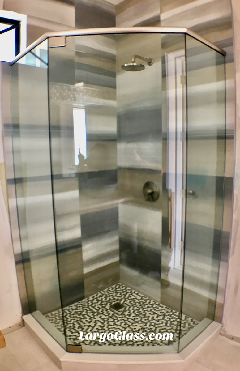 LargoGlass's tweet photo. 3/8” Clear tempered 
Neo Angle Shower Enclosure
Brushed Nickel Hardware 
With Pivot hinges and Ladder pull Handel 
#crlaurance #RF #homedecor #remodelbathroom https://t.co/xBqvtEzuLn