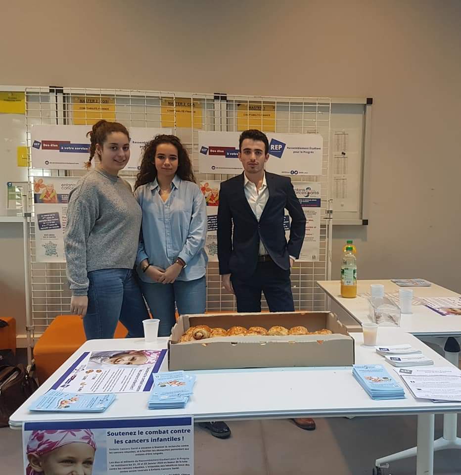 theothomas56's tweet photo. 🕛 C'était il y a pile un an ! @menier_ma, Sarah Le Garrec et moi-même étions élus aux Conseils Centraux de l'@UBS_universite.
Bilan de mi-mandat:
🔷️ Des conférences ✔
🔷️ Des consultations ✔
🔷️ Des projets ✔
Un réel plaisir de travailler pour les étudiants. #REPmvt https://t.co/D7ILXGNMZF