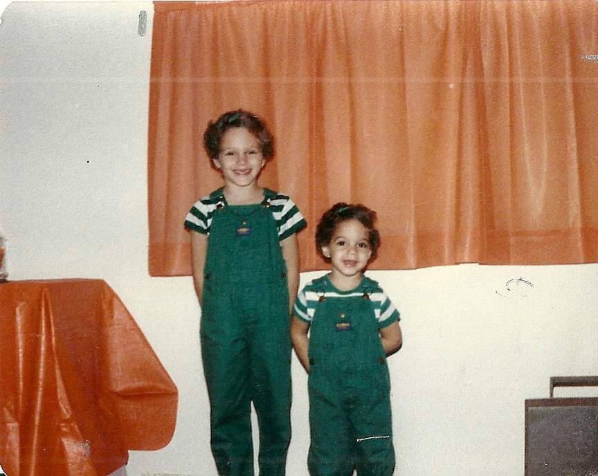 brianne1017's tweet photo. Happy #NationalSiblingsDay! #twinning #notreallytwins #fiveyearsapart #ourmomdidthistous #mysisterdidthesamethingtoherkids @mommyrunsit https://t.co/kLdlqr8Qsw