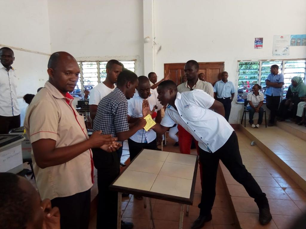 pwani_press's tweet photo. So far with all the three announced posts the Comrades Alliance Coalition is in the lead with 13,14 and 14 votes for Academic secretary, Gender Welfare and the Chairperson seats respectively
#Kivumbi2019PU
#PUPresidentialelections
@citizentvkenya 
@ntvkenya 
@KTNKenya 
@K24Tv https://t.co/TNO2lXsji9
