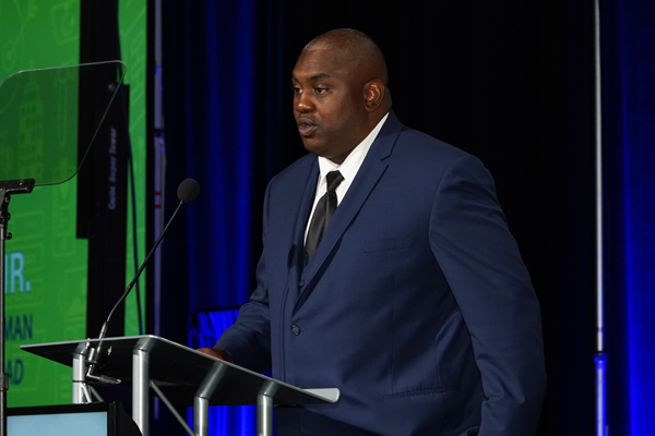 ASLRRA's tweet photo. ASLRRA names Cleo Johnson Jr. of Mississippi Export Railroad Safety Person of the Year! #aslrra2019 https://t.co/GYrhBIpLJL