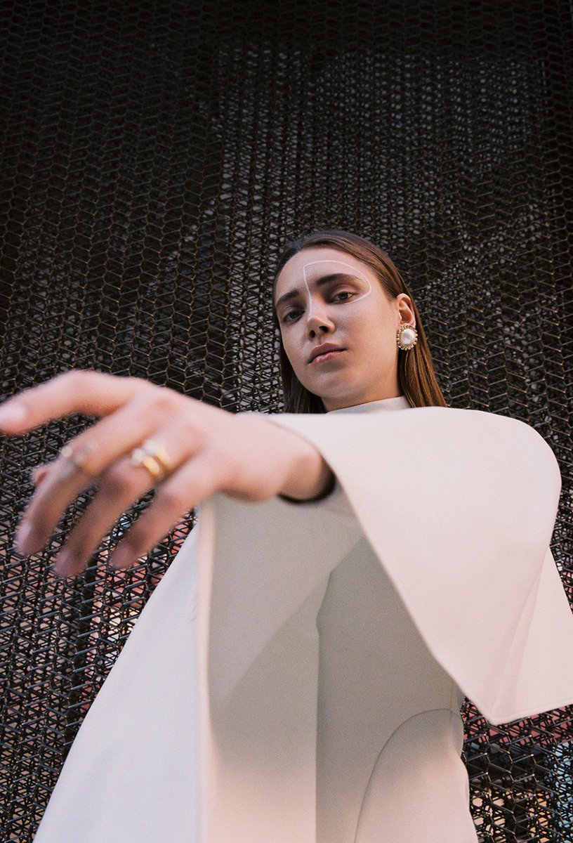 Nuevo #editorial de #belleza en <a href="/vanidad/">Vanidad</a> sobre la tendencia de formas geométricas en #maquillaje: bit.ly/2VBu6LK