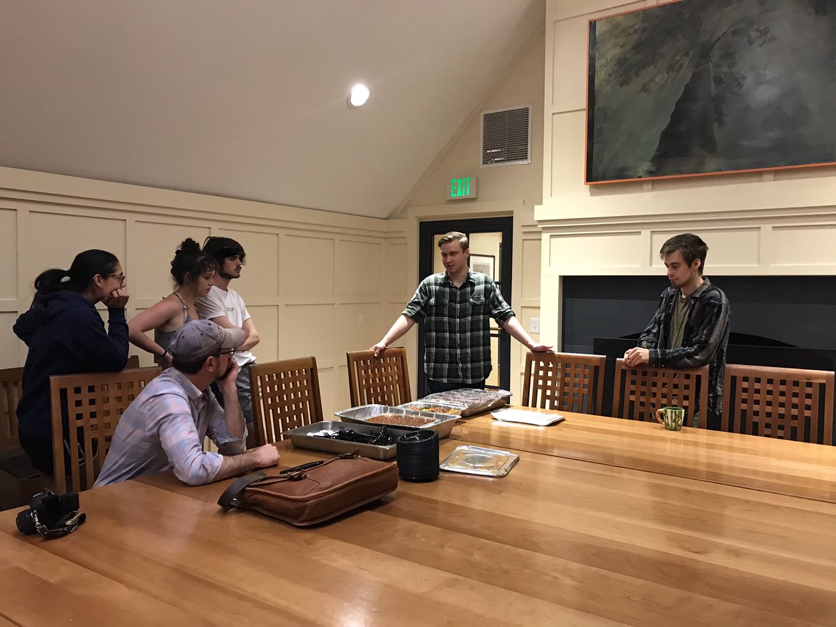 SustainableSMCM's tweet photo. B4 you go vegan, supplement your diet with B12! Thanks Thomas baker for teaching us so much about being healthy and eating a plant based diet! #eatingsustainably #vegan #B12 https://t.co/hqs5WrZzuo