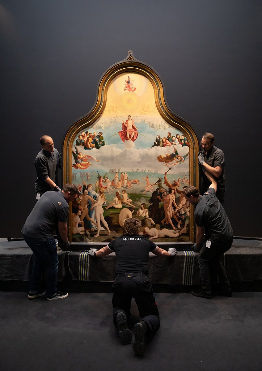 rijksmuseum's tweet photo. A sweet goodbye to The Last Judgement! Yesterday, Lucas van Leyden’s triptych was dismounted and transported to @DeLakenhal, where it will be on show again from 20 June. We are very grateful to have hosted this great masterpiece at the Gallery of Honour! https://t.co/1ET9j6K0VP