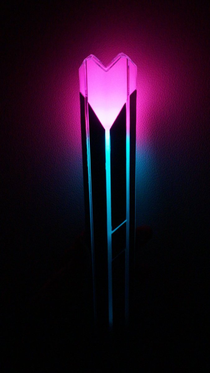 Jee⁵ / NU'EST♡L.O.Λ.E على تويتر: "The new lightstick is here and she is