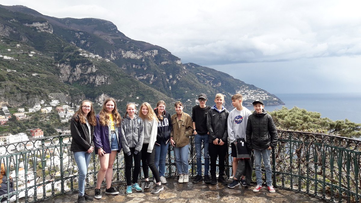 HTrip2019's tweet photo. Great day in Amalfi! Boat trip to see the coastal geographical features, historical geography in the Duomo di Sant'Andrea. #culturevultures @HighdownSchool https://t.co/Oucr0I5yMy