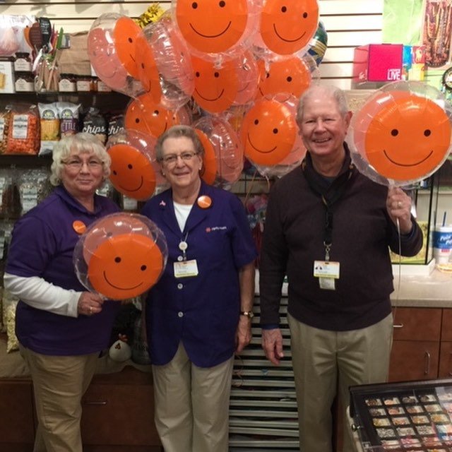 DignityHealthAZ's tweet image. It’s #NationalVolunteerAppreciationWeek, a time to celebrate &amp;amp; honor those who donate their time &amp;amp; talent to organizations around the world. At Dignity Health in AZ, we’re fortunate to have some of the best dedicated volunteers who help the hospitals, patients, &amp;amp; staff members.
