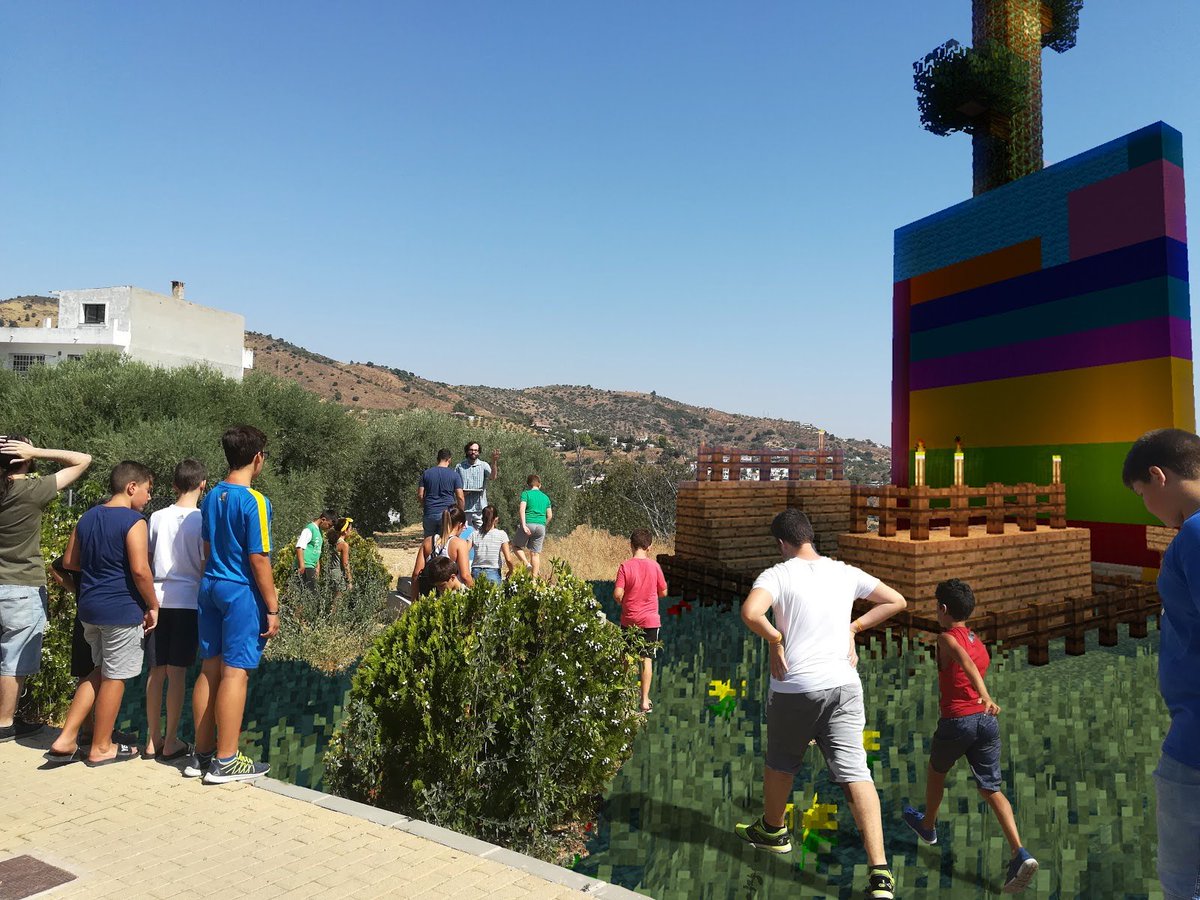 lanoria_mlg's tweet photo. Los jóvenes de la provincia han diseñado a través de #Minecraft un centenar de propuestas de mejora para sus municipios, destacan las peticiones a espacios de ocio, deportes y centros de salud. Proyecto #Crafteando con @ArrabalAID y @Asoc_Oleaje.  #InnovaciónSocial https://t.co/ViYVEwu8qB
