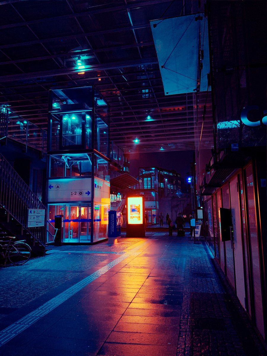 HigxCorp's tweet photo. Night time at #Flintholm station. https://t.co/HyGjYjbyxL