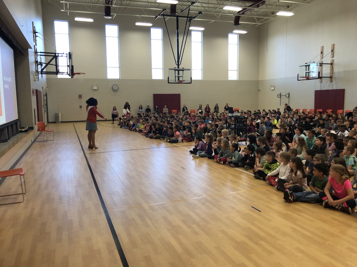 Thank you Miss Iowa @mhughesshaw for coming to Hamilton and speaking about bullying and kindness awareness! You did an awesome job and the kids loved it! #rolemodels #HowAboutHOPE #kindness #hamfam