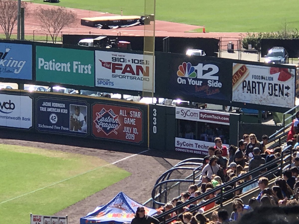 BirdDeca's tweet image. DECA members at Education Day at The Diamond. Completing their marketing activity, researching sponsors  @GoSquirrels @OatesBusiness @ctegallion @lcbirdprincipal @MaclinChad