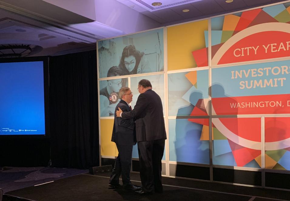 CityYear's tweet image. Once again, we want to thank #DavidLCohen and everyone at @ComcastNBCUCI for always being a champion of City Year. Thank you for sponsoring our National Investors Summit in Washington DC. #cyinvests
