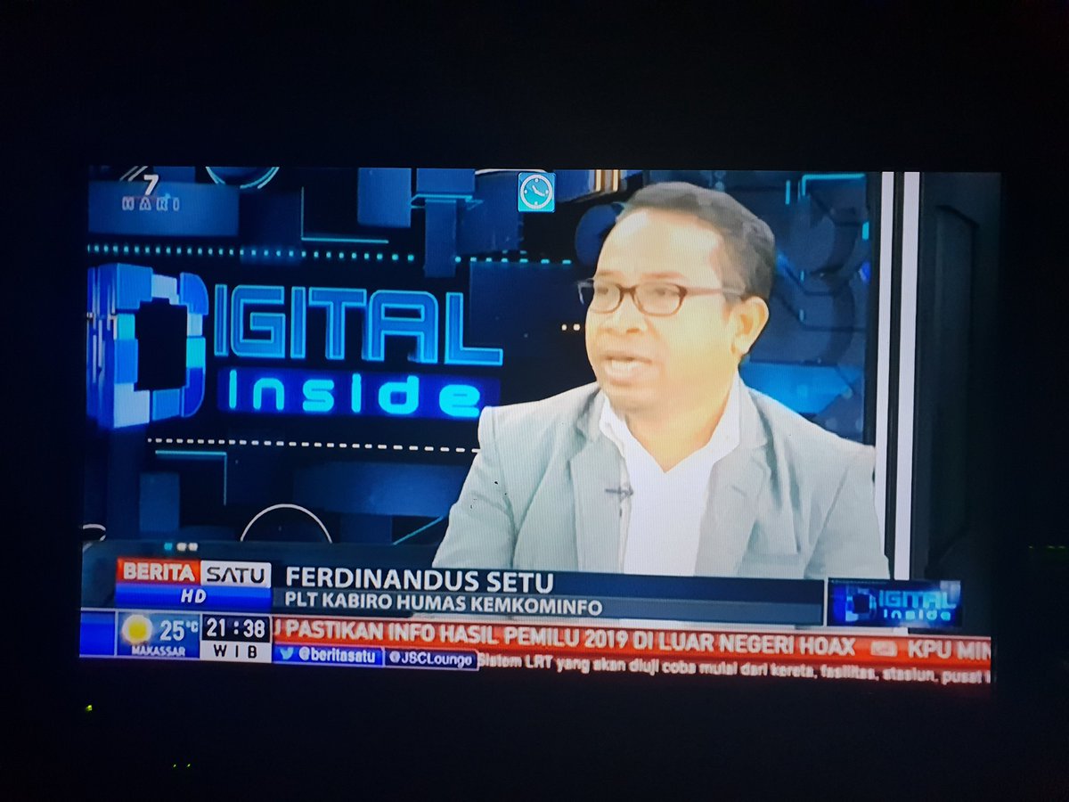 Fsetu's tweet photo. #DigitalInside @BeritasatuTV (10/4) https://t.co/UGBozJJm4T