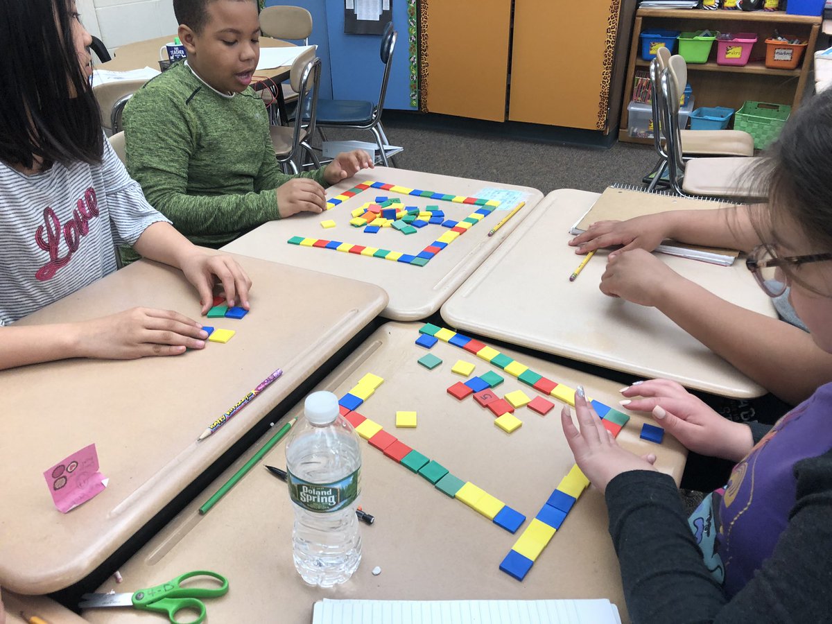 MWESDiStefano's tweet photo. We made a model of 144 square inches! #NWESSCHOOL #mathfun #findingarea #kidstweet2 https://t.co/RfKYFlVOAG
