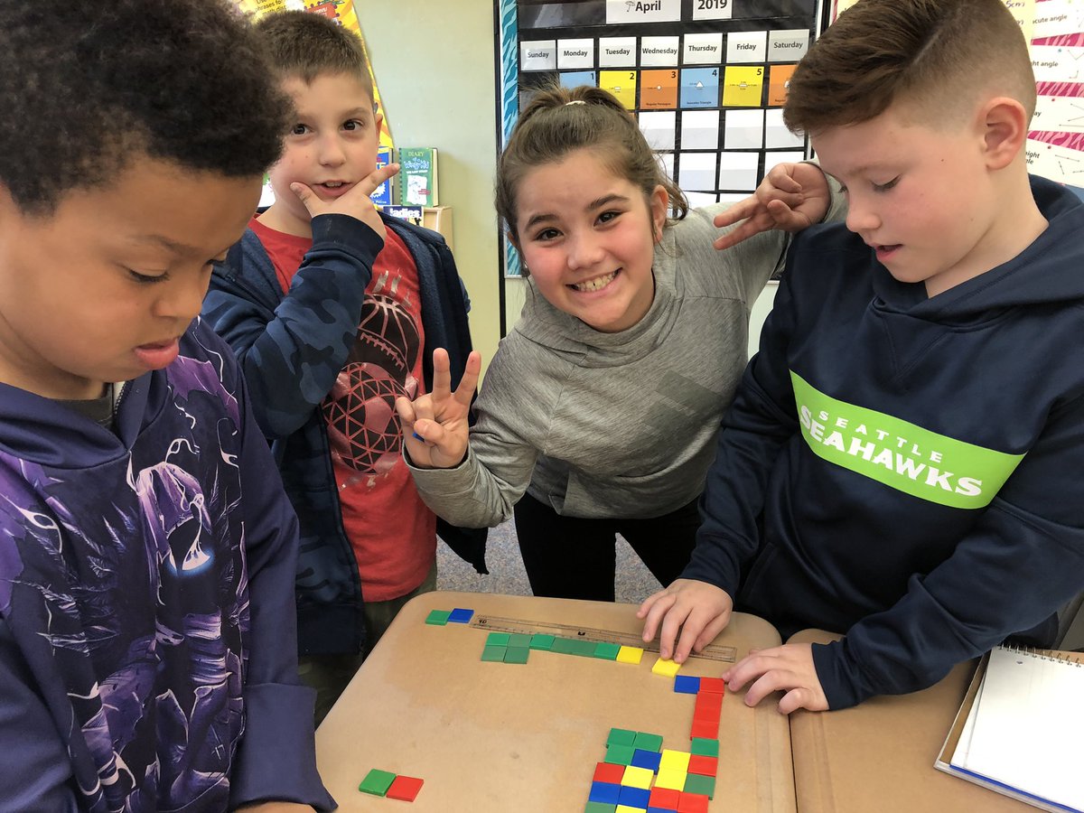 MWESDiStefano's tweet photo. We made a model of 144 square inches! #NWESSCHOOL #mathfun #findingarea #kidstweet2 https://t.co/RfKYFlVOAG