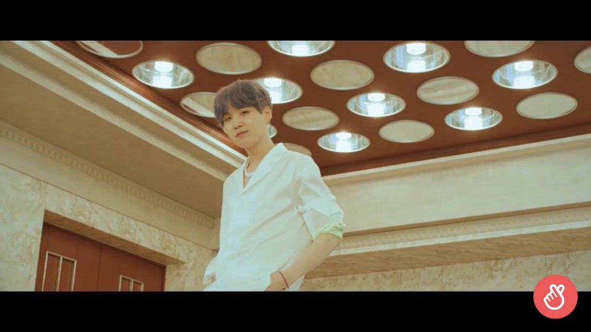 GHpyUCW43yoTURi's tweet image. ヤバイ❣️ジンくんー💜白馬の王子様ー💜ユンギもグクもテテもナムさんもジミンちゃんもホソクもみんなかっこよすぎるー💜
#bts
#バンタン
#armyさんたちと猛烈に絡みたいのでRTしてくれた方フォロー