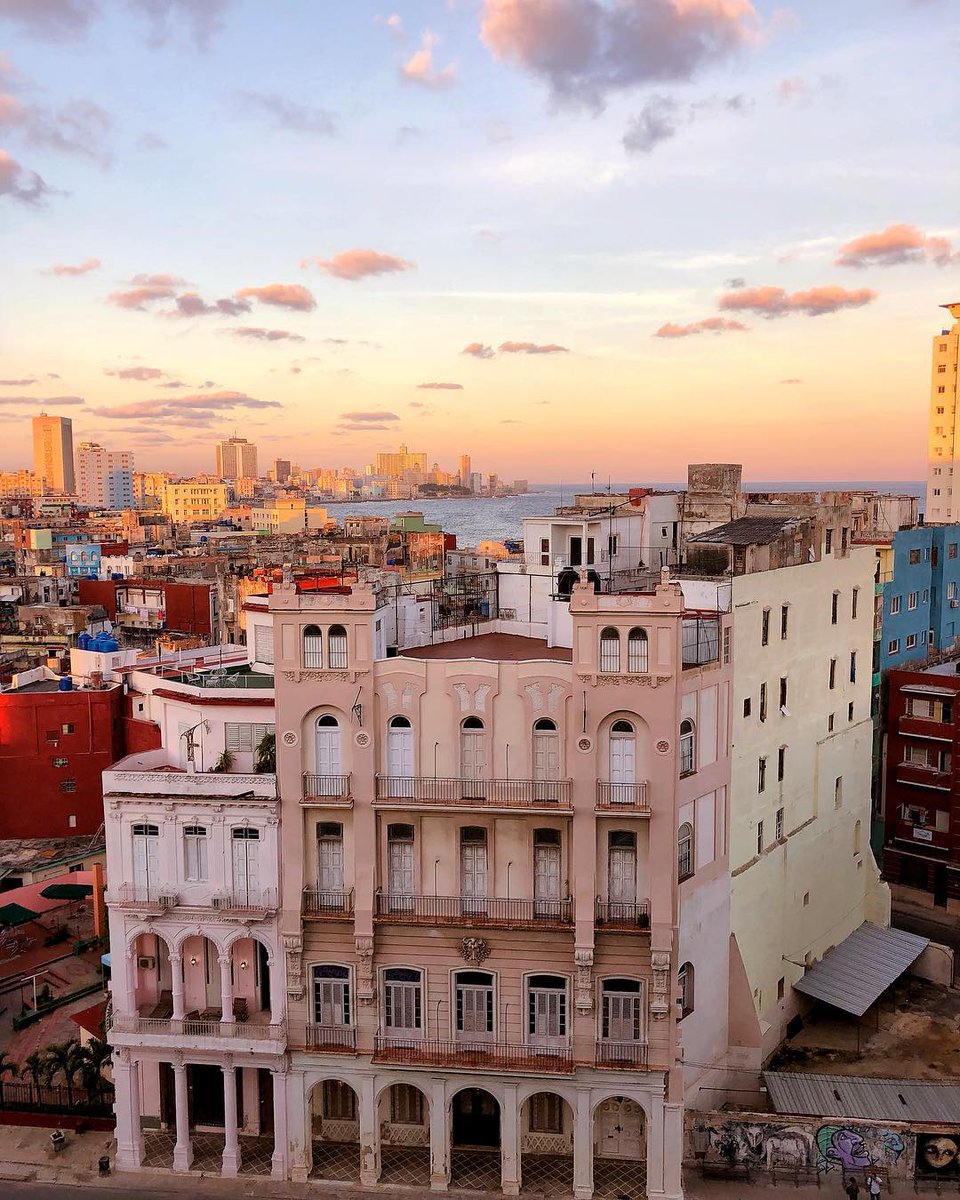 Early mornings are more than worth it when you wake up to a #sunrise like this. Thanks for the shot from #IberostarGrandPackard, @albertoortizrey!
➡ bit.ly/2EFabpT