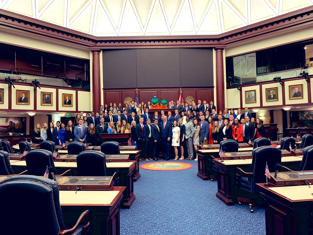 UF_GCR's tweet image. Thank you @RepJoseOliva for meeting with the students from @UF and @FloridaBlueKey! #GatorDay