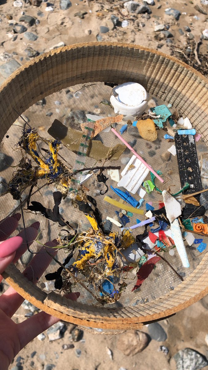 A few of the St. Eval team took some time this afternoon to lend a helping hand at the local Surfers Against Sewage #BigSpringBeachClean at Mawgan Porth this afternoon and what glorious weather for it!

For more info visit the SAS website: sas.org.uk

#stevalcandles