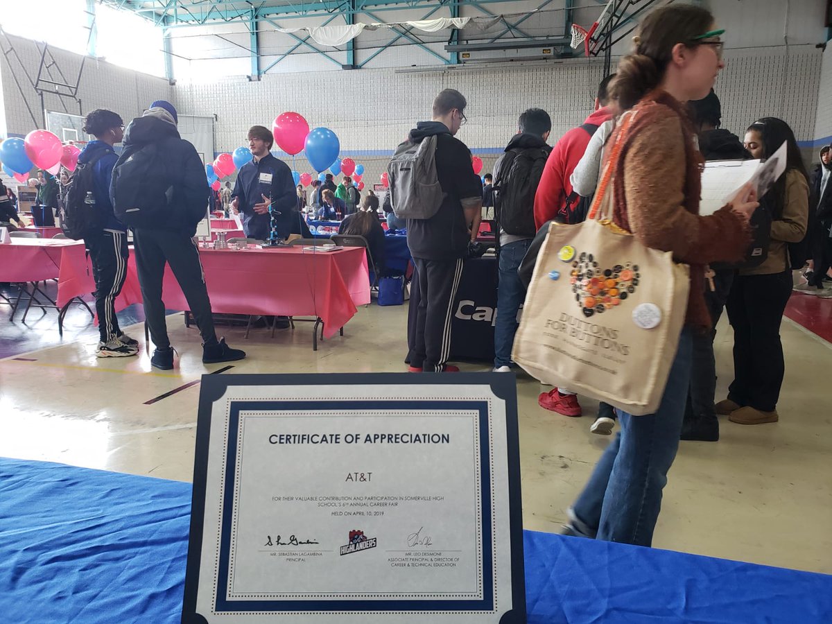 kylemartinatt's tweet photo. @pnixnix @LawVulakh @st5417 @MarkCronier @attnewengland #careerfair #ATTCommunity owntheneighborhood https://t.co/Vzd9oEwjgq