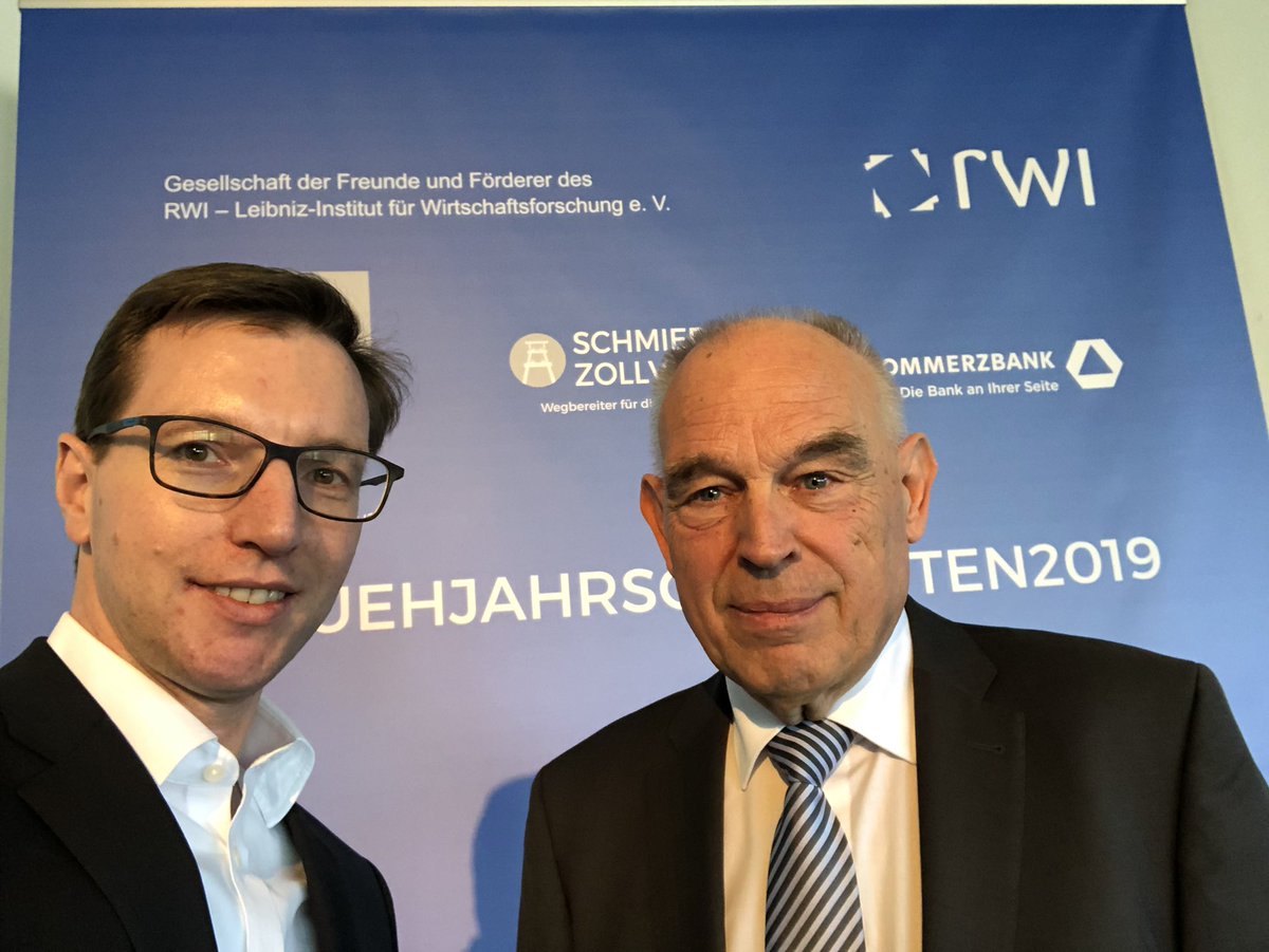 Gleich geht es los. @rwi_leipniz, die Freunde und Förderer des RWI, @etlgruppe und Commerzbank AG freuen sich über die Präsentation des Frühjahrsgutachtens. #fruehjahrsgutachten2019