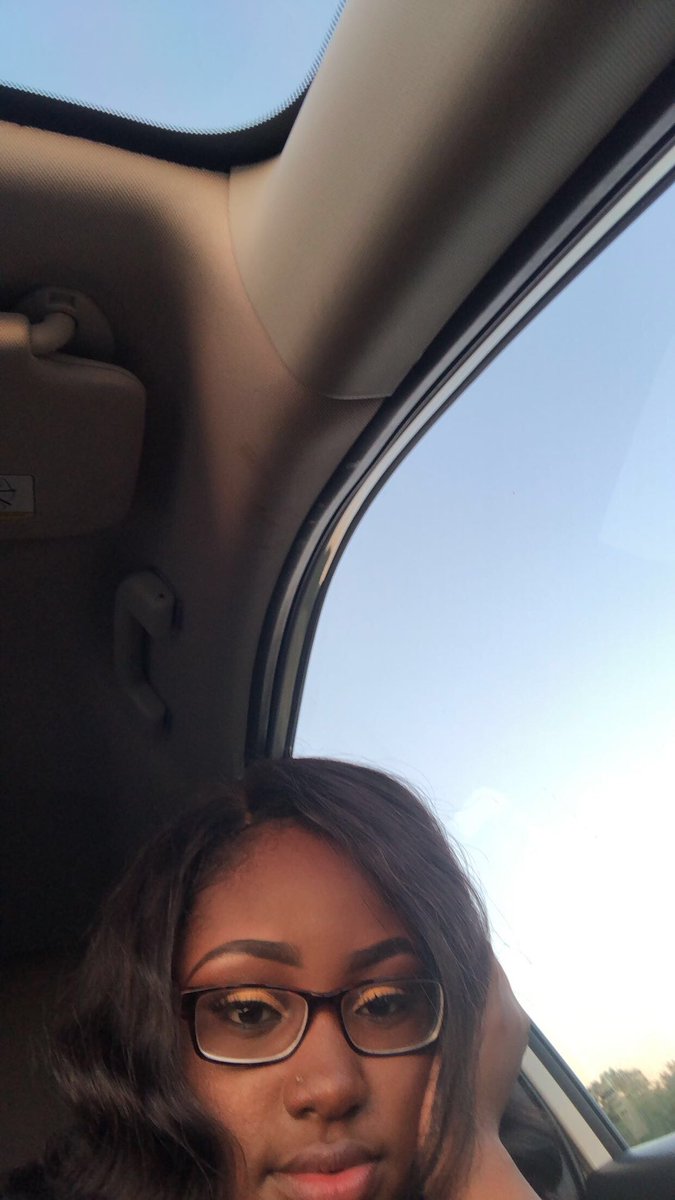 radlx4_'s tweet photo. few lil selfies from senior pics❤️ https://t.co/qhp9vrE8GZ
