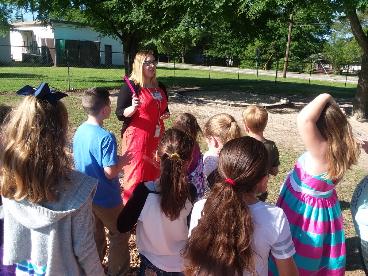 KorkowskiStaci's tweet photo. No worksheet Wednesday with my Method's Student doing a measurement lesson on the playground. @WISDParmley @kelmoore23 https://t.co/YOM1tBNBKl