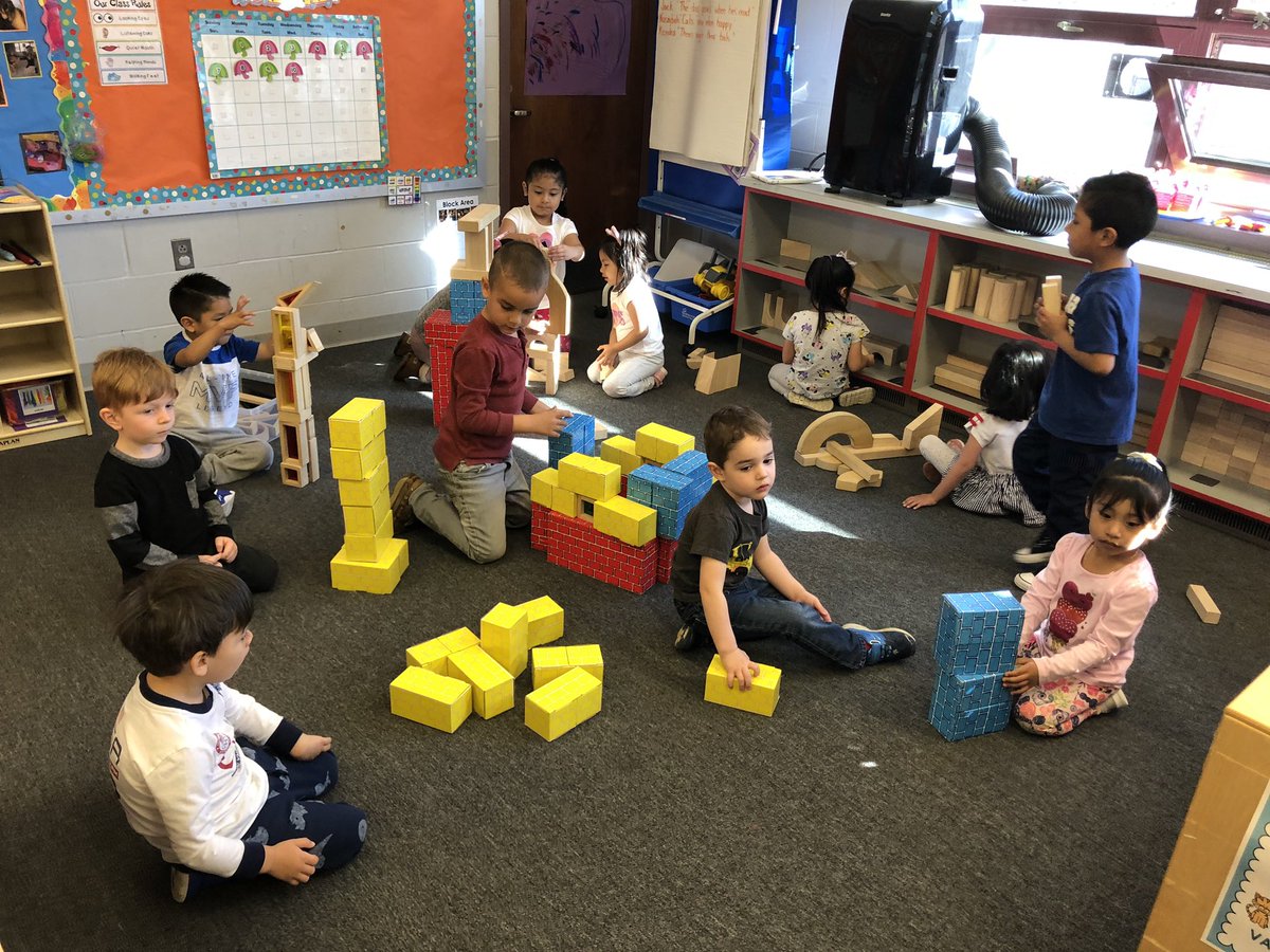 diana_sanger's tweet photo. What a Wonderful Work Together Wednesday!!! We started with a giant preschool mural and continued with building a block city, floor puzzles, games and more! @pamhernandez_4 @NAEYC @KrisDeFazio @JenVanderburg @jamesburgschool #WOYC19 #JFKisRedHot https://t.co/xkzj01i9eE