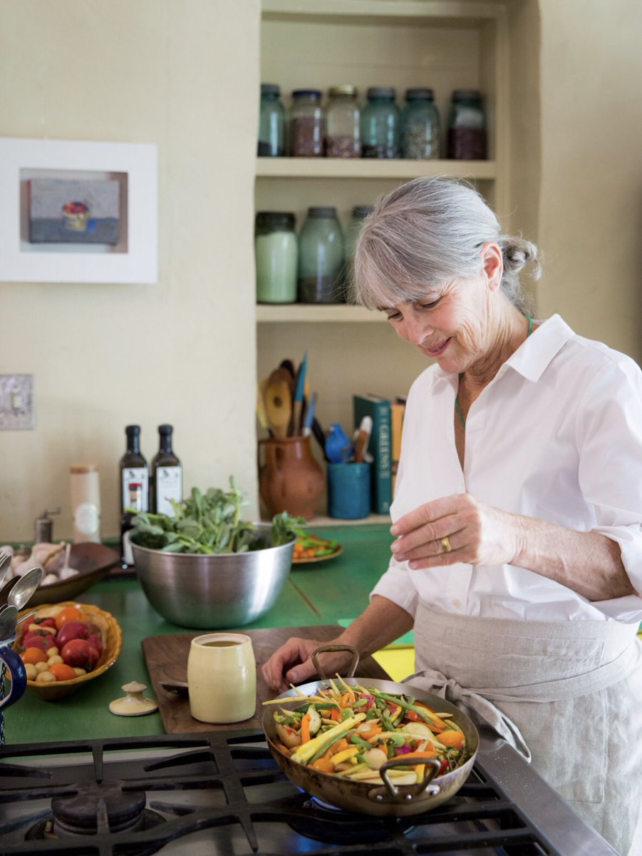 On May 19th at #iacp19, @JoeYonan talks to cookbook author Deborah Madison about the future of vegetables and cookbooks, trends in plant-based eating and the evolution of her own cooking, gardening, and writing!
📸 <a href="/erinscottstudio/">erin scott</a>
Tickets 👉🏼 kiosk.eztix.co/kiosk/conferen…