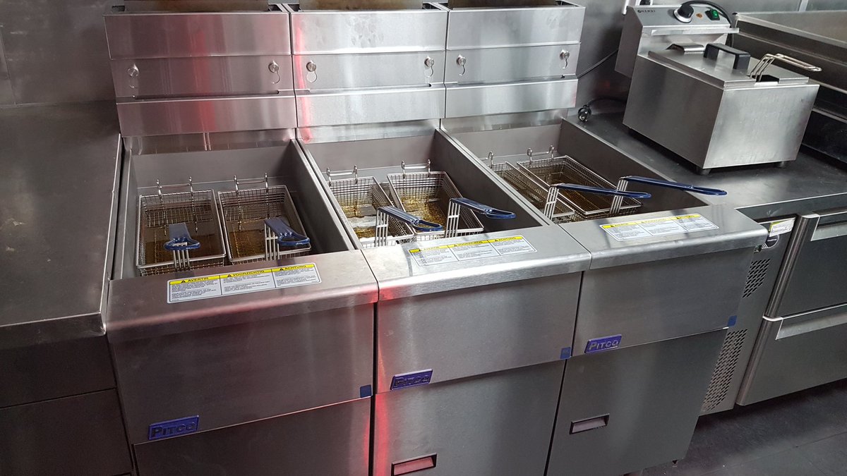 Vandaag drie frituren geplaatst, laat de zomer maar beginnen ! @PitcoMK @paaltwaalf