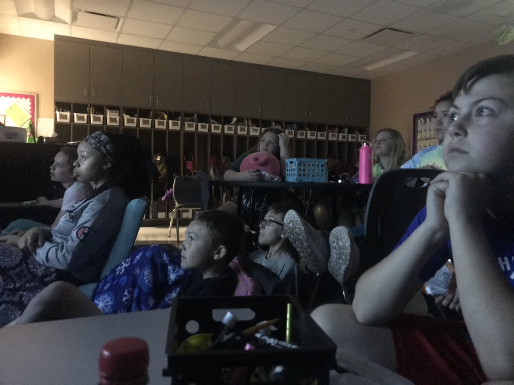 Ms_Pattonbeu's tweet photo. Movie and pizza day reward for reading the most Mark Twain nominees in the school! #inlovewithreading #5thgrade #intothespiderverse @BeulahRalphElem https://t.co/u6g7NzwwJm