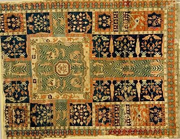 Le #printemps ? Le retour du #végétal qui fascinait les #Perses.  Sur ce tapis, un #jardin privé, le célèbre Chahar Bagh, en 4 parties en croix, séparées par des canaux. Pour l'élite fortunée. Un quadrilatère qu'on retrouve dans les jardins monastiques et, un peu, à Versailles.