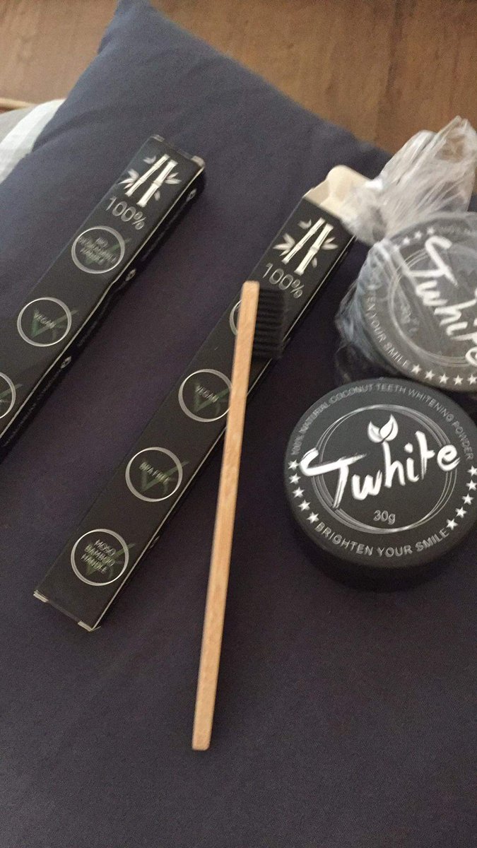 BjoroX's tweet photo. 👉👉Want to be part of a free giveaway where im giving out 2 twhite sets all u have to do is follow me & retweet this tweet and send me a picture of your smile !! Il be announcing the winners at the end of this month !! 👈👈 #giveaway #twhite https://t.co/c7k9q2rnZk