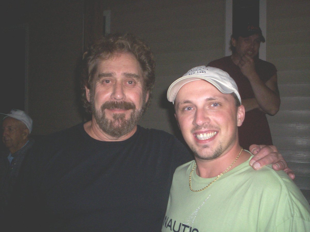Brock_Mathews's tweet photo. Incredibly saddened to hear about the passing of the legendary Earl Thomas Conley. He was certainly one of my all-time favorite singers. Huge loss for the world of country music. #RIPETC ๐ข https://t.co/Ici4t7MbTJ