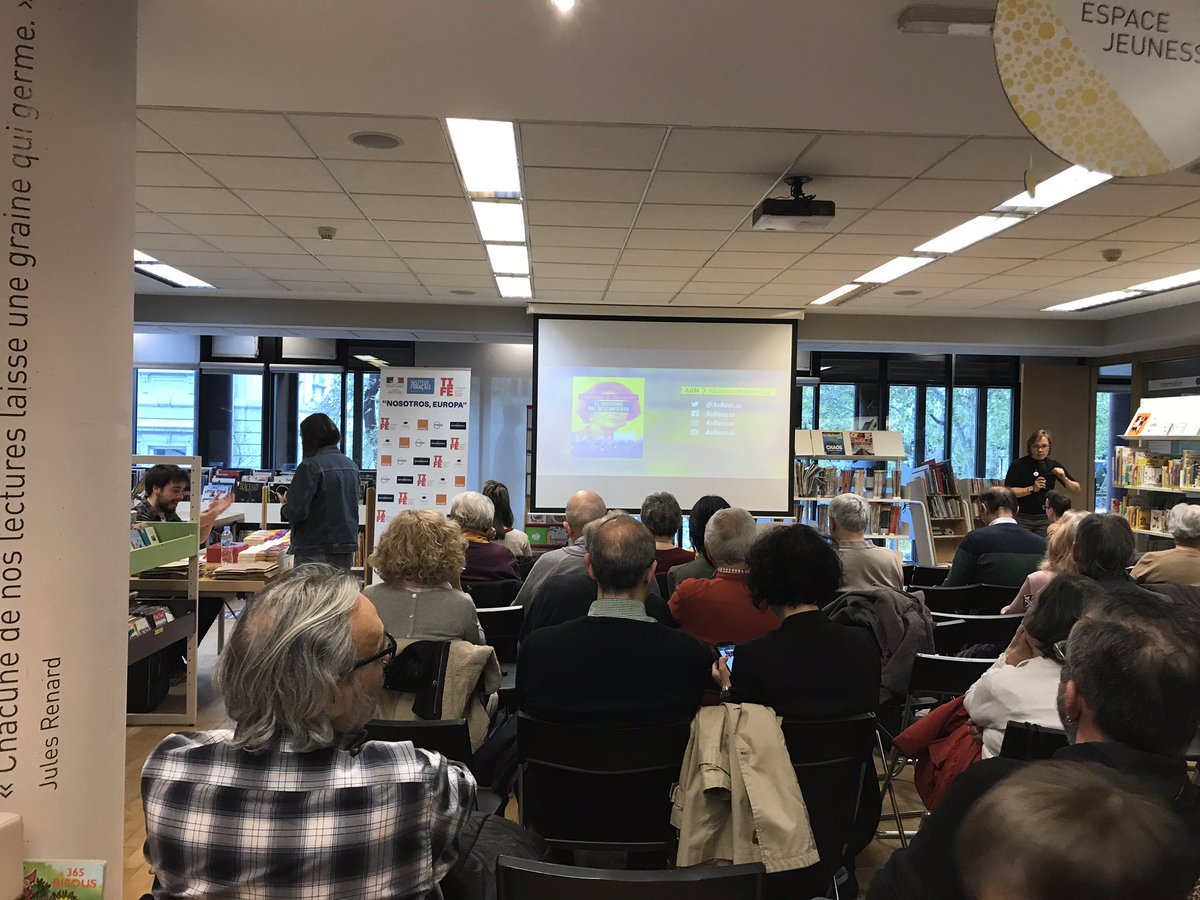 ParadojaShepard's tweet photo. Thomas R. Reverdy @TBReverdy va a comenzar charla en del @IF_Madrid 
Su libro #ElInviernodelDescontento comienza cada capítulo con el título de una canción de David bowie, the Cure, Pink Floyd oSex Pixtols.
@PasajesLibreria 
#libreriapasajes @Infanmusic https://t.co/nsvxk0UYWA