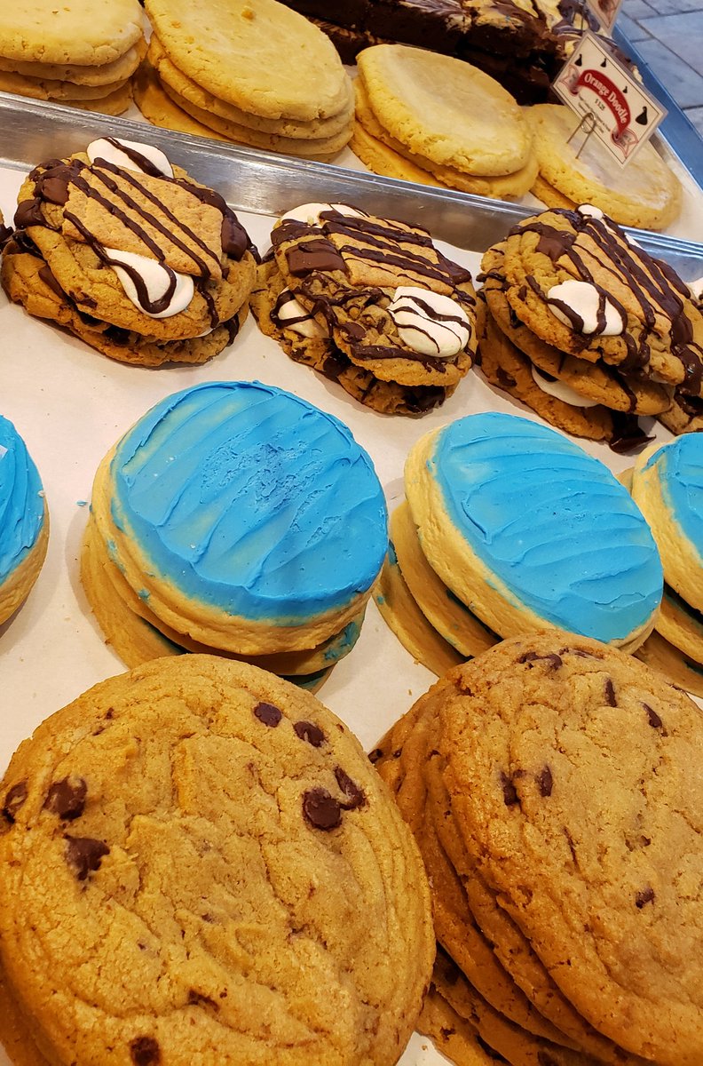 Be prepared for the blizzard!!

Have our cookies delivered to get you through the storm 😍

We deliver with <a href="/DoorDash/">DoorDash</a> <a href="/Grubhub/">Grubhub</a> <a href="/Postmates/">Postmates</a> and <a href="/UberEats/">Uber Eats</a> 

#snax #emergencyfood #necessities