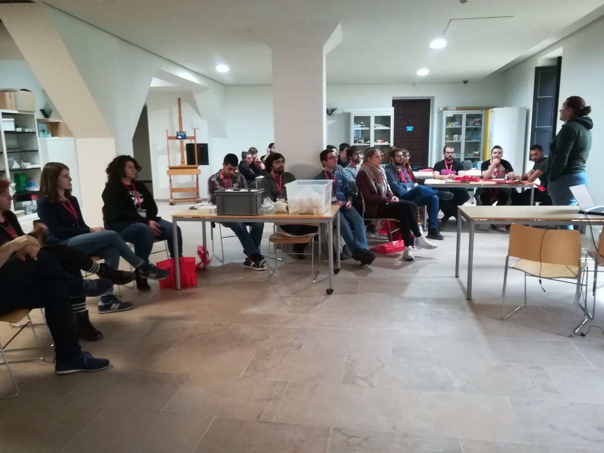 toriceslab's tweet photo. Ya hemos empezado en el #XVIIEJIP en #Najera con los tres #workshops de #restauración, #morfometria y #cladistica. ¡Estamos en marcha! @XVIIEJIP2019 https://t.co/zzAKrA6EBk