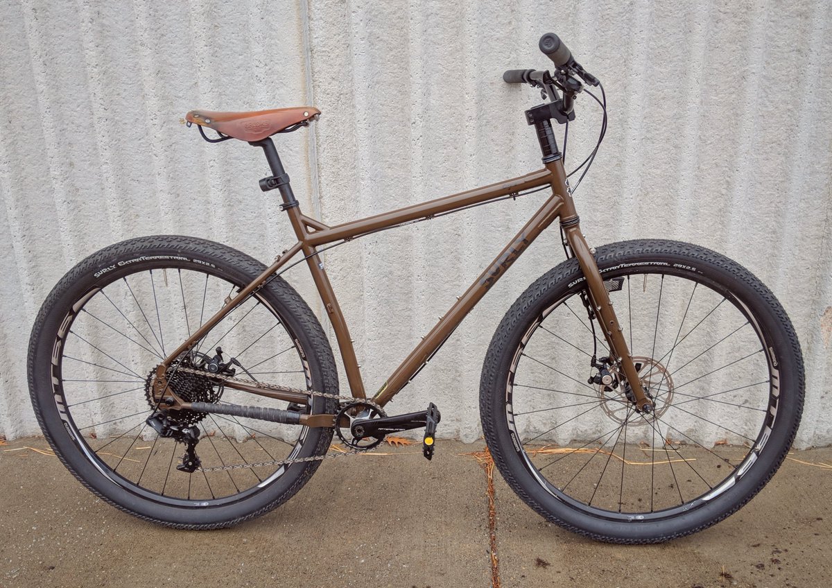 QualityBike's tweet photo. #keepbikesokstill
#commutebybike
#morebuttsonbikes
#qbpcommuterclub
#keepbikesfun
#ridejagwire
#keepbikesweird
#whatQrides
#surlybikes 🏴☠️🚲⚡🤡 https://t.co/UJP22h8uSP
