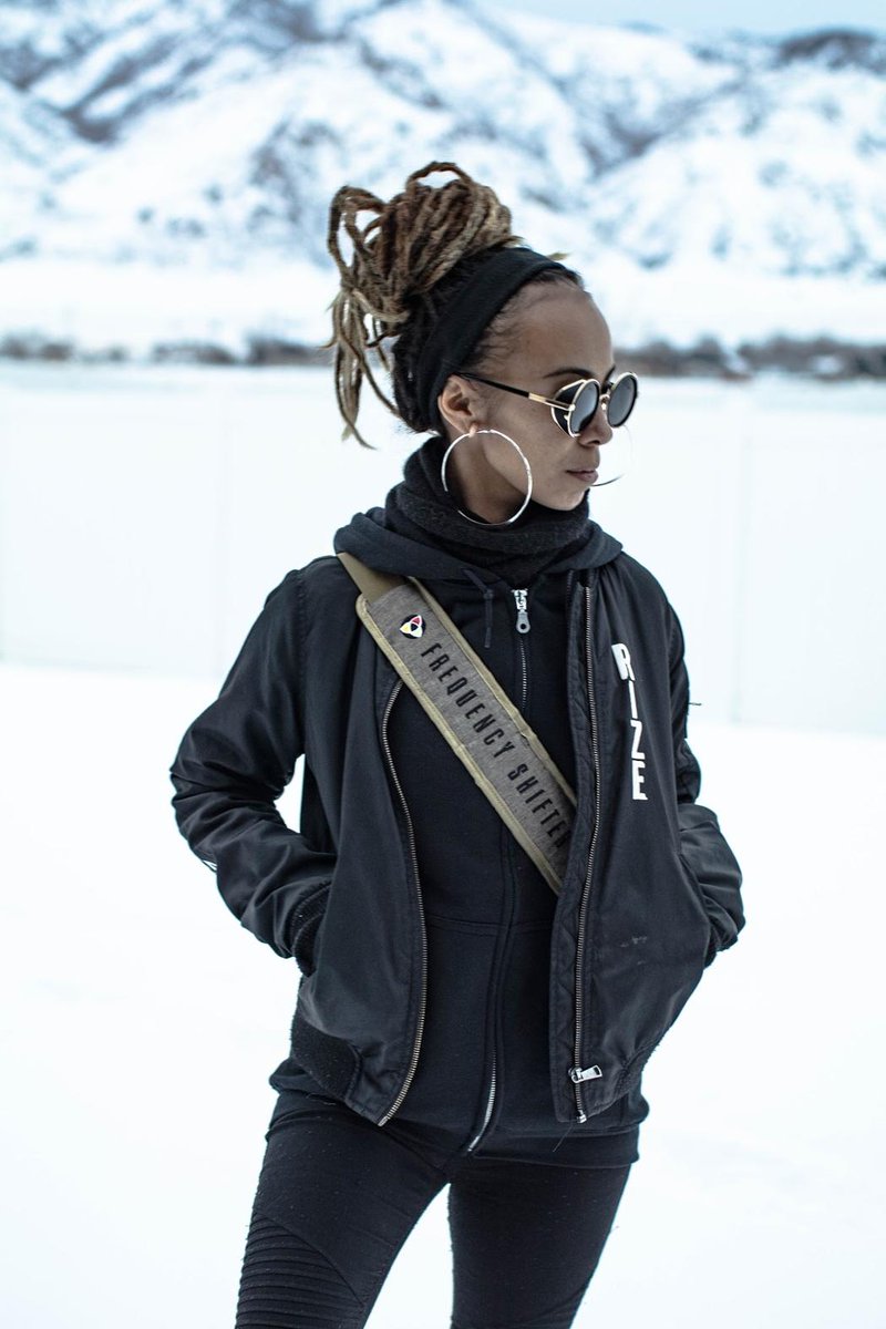 NattaliRize's tweet photo. Trunity x Nattali Rize 'Frequency Shifter' Sling Pack is π₯π₯π₯ even in the snow πββ
The perfect sling pack for The Mission, trodding this journey and navigating our pathways forward to #fullfreedom π₯
#KeepRizing ππ½ https://t.co/vjPsUztwMR
π· Sara Aces https://t.co/Q188ZFNak4
