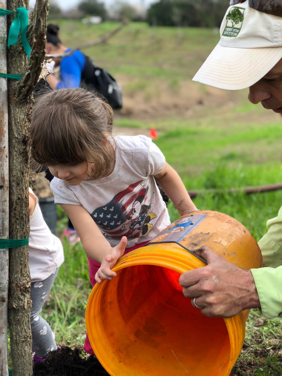 OKRAFried's tweet image. Fun Fact: Since 1983, @TreesForHouston has planted 577,951 trees across the Houston region, including 41,883 trees at 714 schools. #trees #treesforhouston #EarthMonth @OKRAFried #cheers #drinkforacause