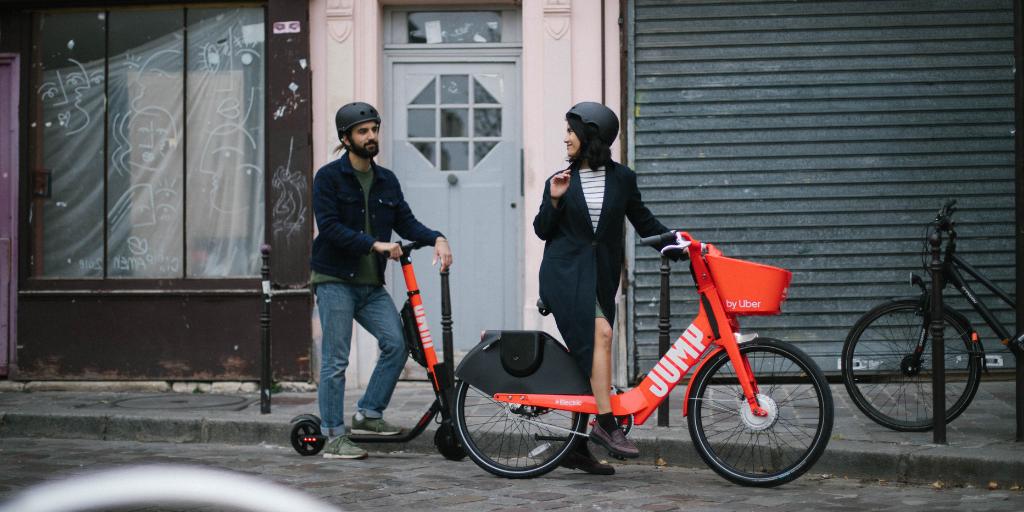 UberFR's tweet photo. Votre appli Uber devient une plateforme multimodale : vélos et trottinettes électriques #JumpByUber seront disponibles dès-demain sur Paris 🚲🛴
➡️ https://t.co/oP3NfDAxxk https://t.co/SuMHc3bFAi