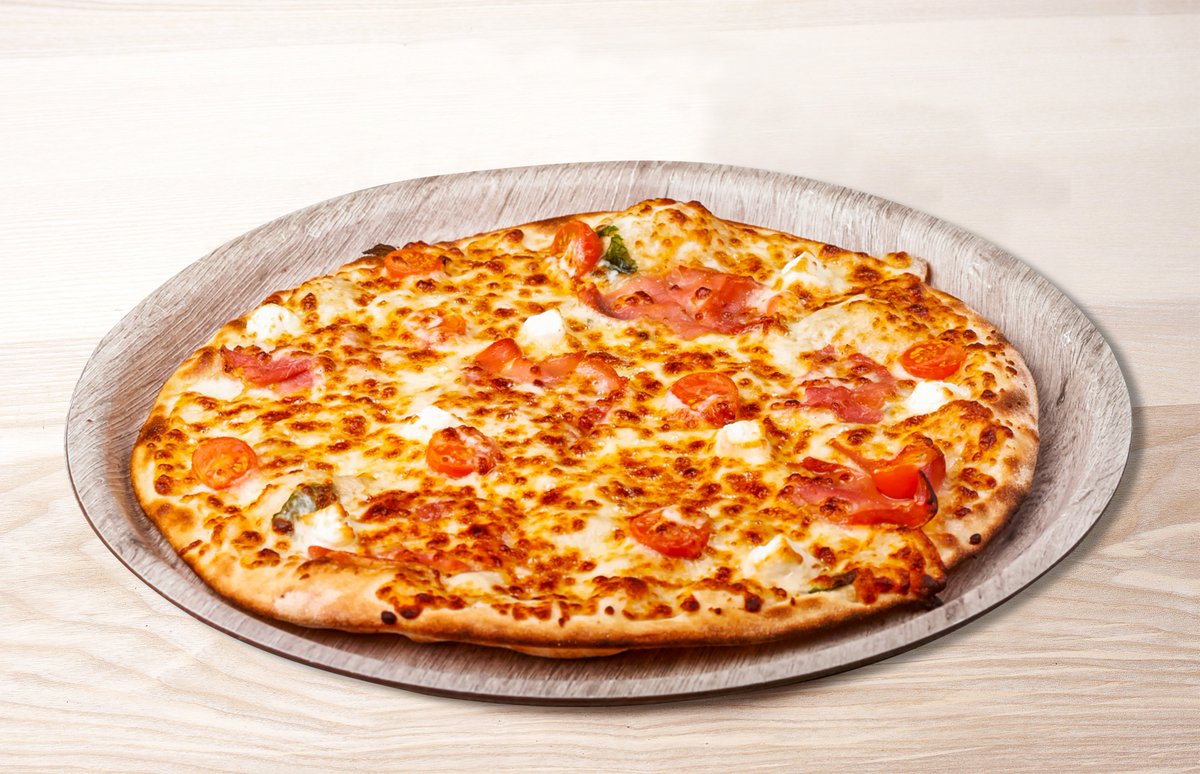 Quoi de mieux pour l'arrivée de l'été que la fraîcheur de notre pizza FIESTA qui refait son grand retour sur notre nouvelle carte ☀️🍕
