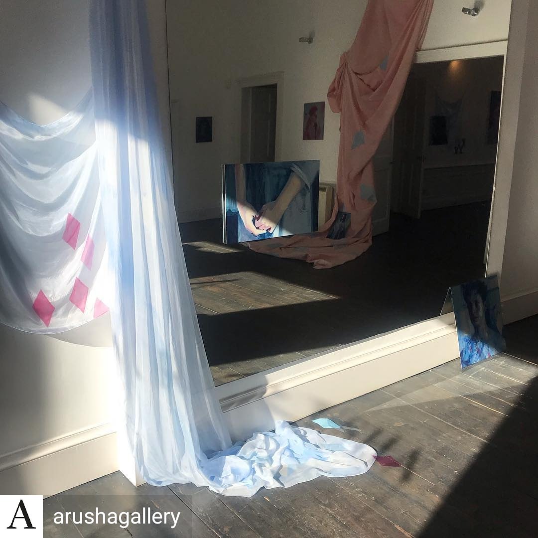 casper_white's tweet photo. Reposted from @ArushaGallery - Hang complete, sun on, hands floating #goldenhour #Edinburgh #gallerylife #exhibition #buildup #opening #thursday #casperwhite #painting #contemporaryart https://t.co/kJT4YG0mjv