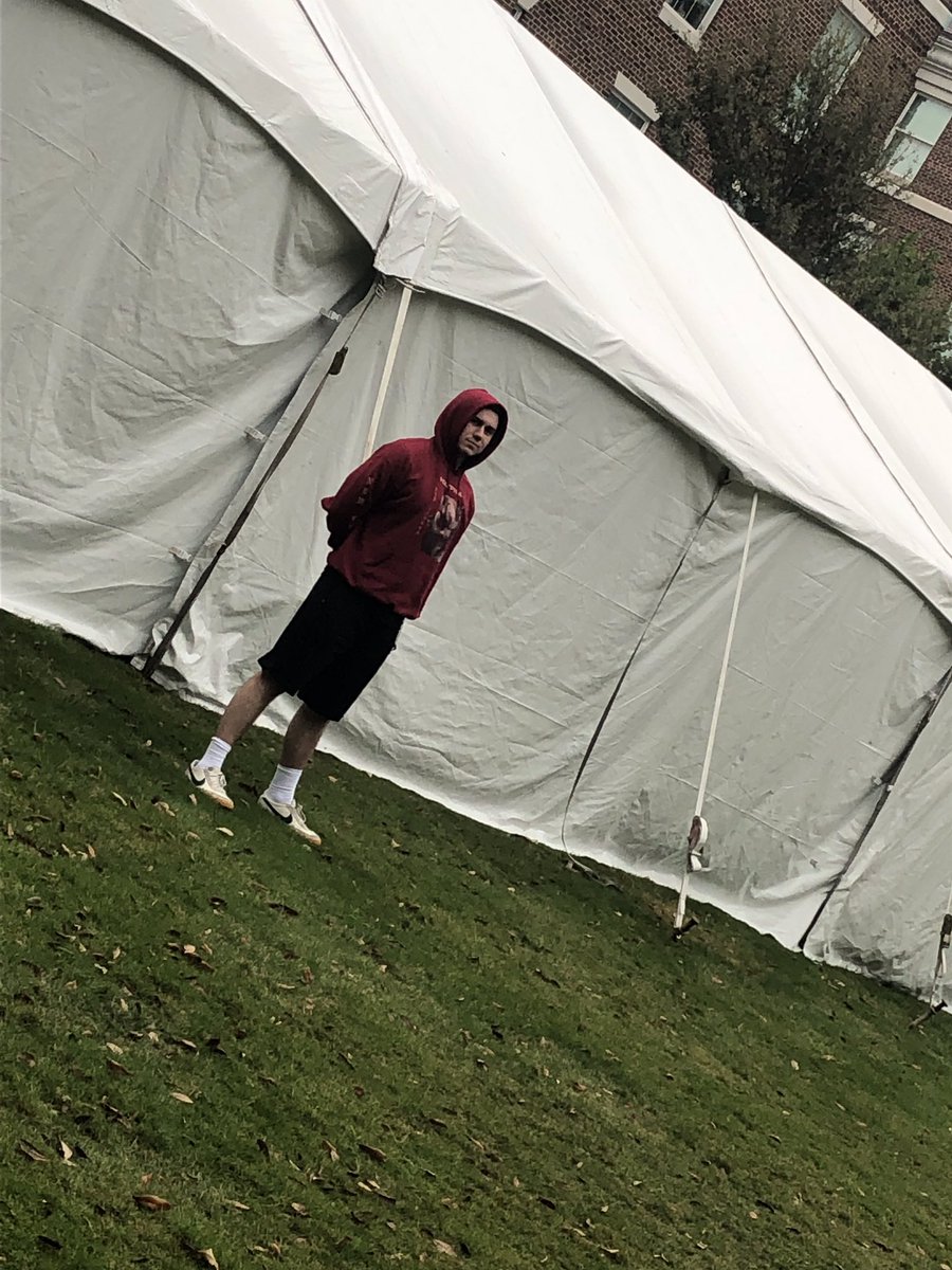 NarutoRunning's tweet photo. They done fucked up and gave me a tent https://t.co/oV0UxnTzQu
